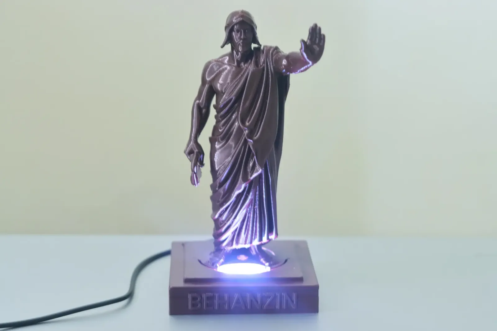 Photo 2 - Figurine Behanzin Édition Lumineuse